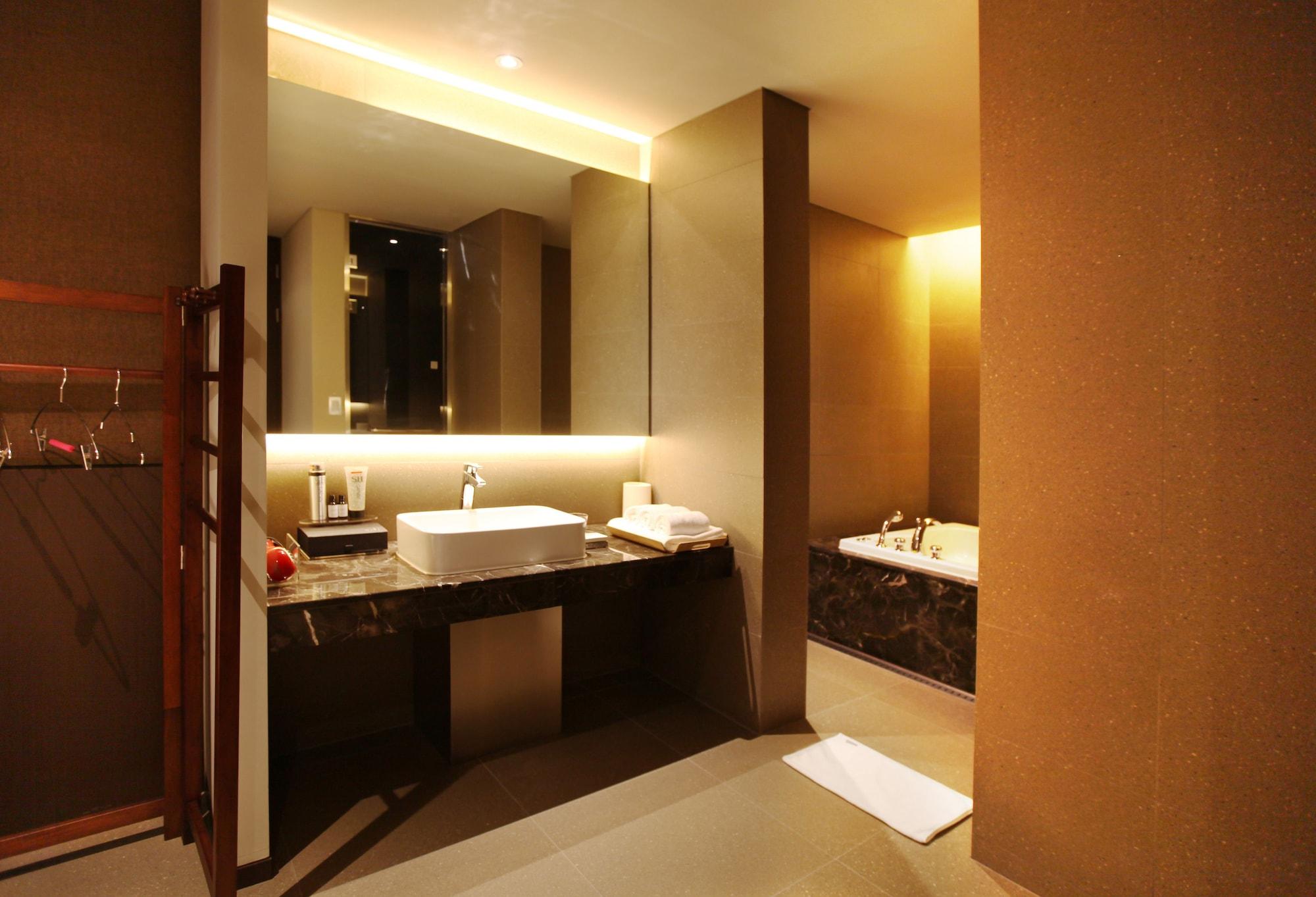 Hotel Vine Seongnam Exterior photo